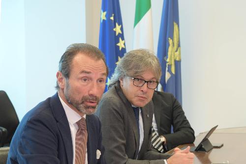 L'assessore al Turismo del Friuli Venezia Giulia, Sergio Emidio Bini, con il direttore generale di Promoturismo Fvg, Lucio Gomiero alla presentazione dei dati della stagione estiva 2019.